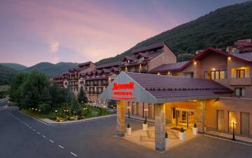 Фотографии Отель Tsaghkadzor Marriott Hotel г. Цахкадзор (Армения) №1 Фото Отель Tsaghkadzor Marriott Hotel г. Цахкадзор 1