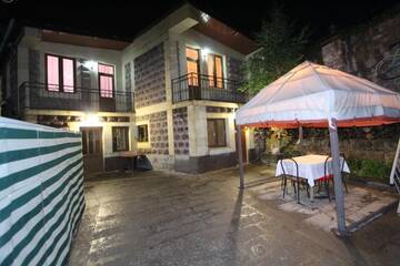 Фото номера Дом с 3 спальнями Дома для отпуска DREAM HOUSE with FIREPLACE г. Цахкадзор 46