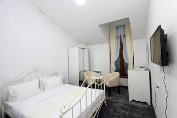 Фото номера Двухместный номер Делюкс с 1 кроватью Отель Elis Hotel in Tsaghkadzor г. Цахкадзор 5