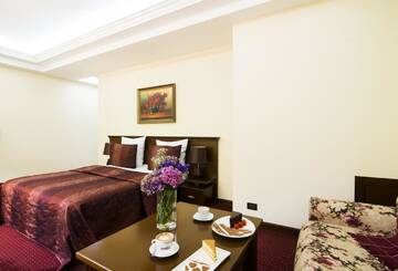 Фото номера Классический двухместный номер с 1 кроватью Отель Elegant Hotel &amp; Resort г. Цахкадзор 2