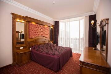 Фото номера Двухместный номер Делюкс с 1 кроватью Отель Hotel Russia г. Цахкадзор 2