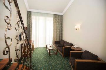 Фото номера Двухуровневый полулюкс Отель Hotel Russia г. Цахкадзор 6