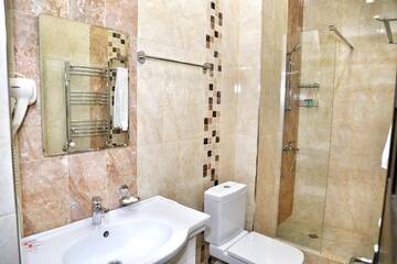 Фото номера Вилла с видом на сад Комплексы для отдыха с коттеджами/бунгало Teghenis Holiday Home г. Цахкадзор 10