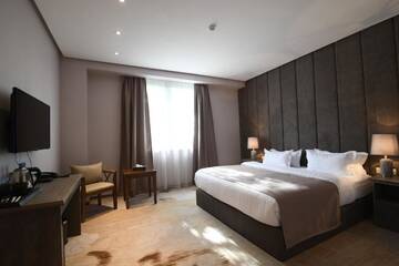 Фото номера Большой двухместный номер с 1 кроватью Отель Aurora Resort Tsaghkadzor г. Цахкадзор 8