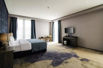 Фото номера Двухместный номер Делюкс с 1 кроватью Отель Aurora Resort Tsaghkadzor г. Цахкадзор 3