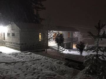 Фото номера Дом с 2 спальнями Дома для отпуска Cottage Green Garden г. Цахкадзор 45