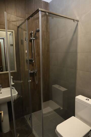 Фото номера Семейный номер Делюкс Отель Alaska Resort г. Цахкадзор 21