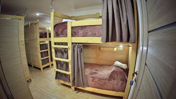 Фото номера Кровать в общем 6-местном номере для мужчин и женщин Хостелы Hostel Tsaghkadzor г. Цахкадзор 3